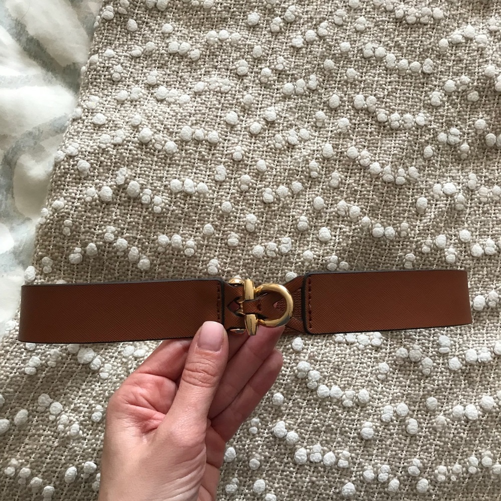 Banana republic brown waist belt with gold clasp